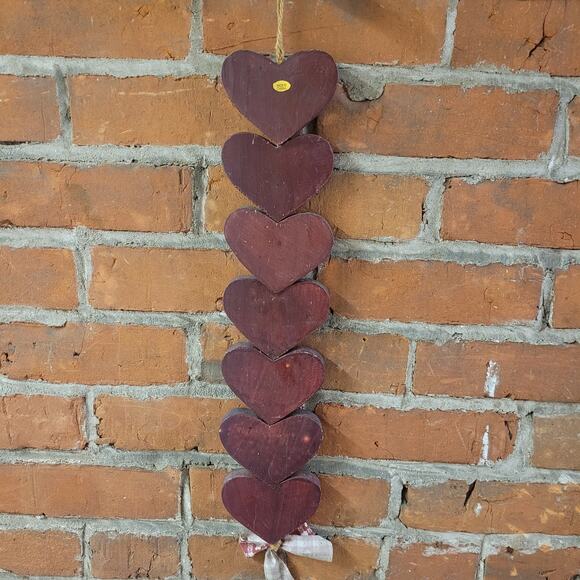 Primitive Country Wooden Heart "Welcome" Sign –Burgundy Folk Art Decor Farmhouse - Picture 3 of 5